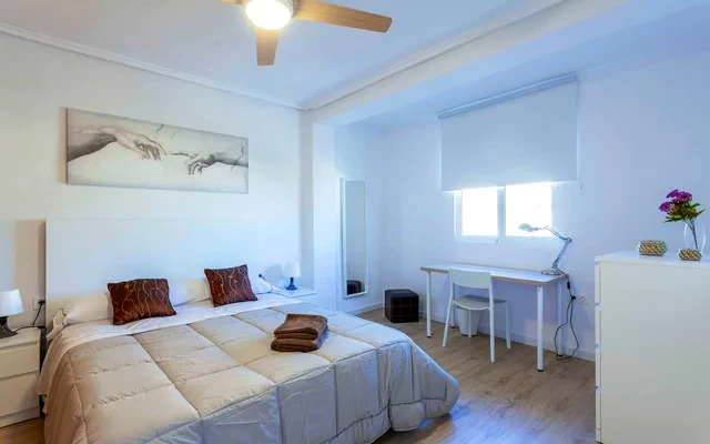 Carrer de Cavite Valencia 46011 Spain 2