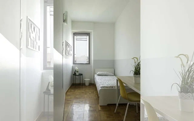 VIA EUSTACHI 11 <br> PRIVATE ROOM S1 0