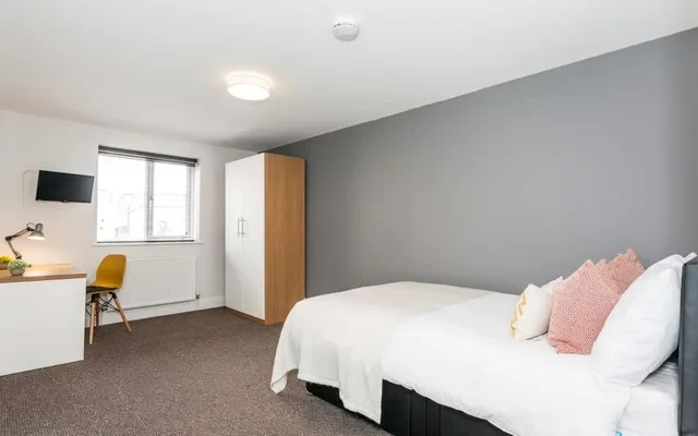 13 St Peters Street 4