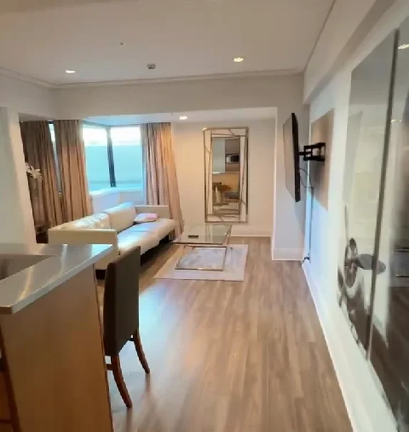 85 Customs Street West