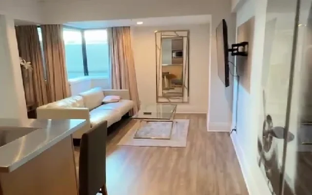 85 Customs Street West 0