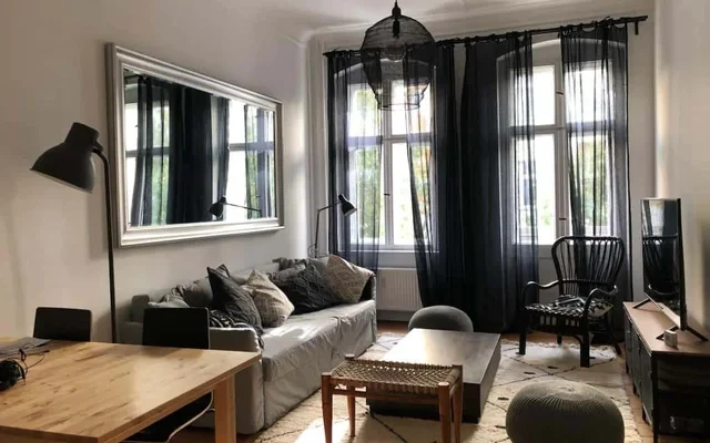 Charming Refurbished 2-Room Apartment with Balcony near Mauerpark, Prenzlauer Berg 1