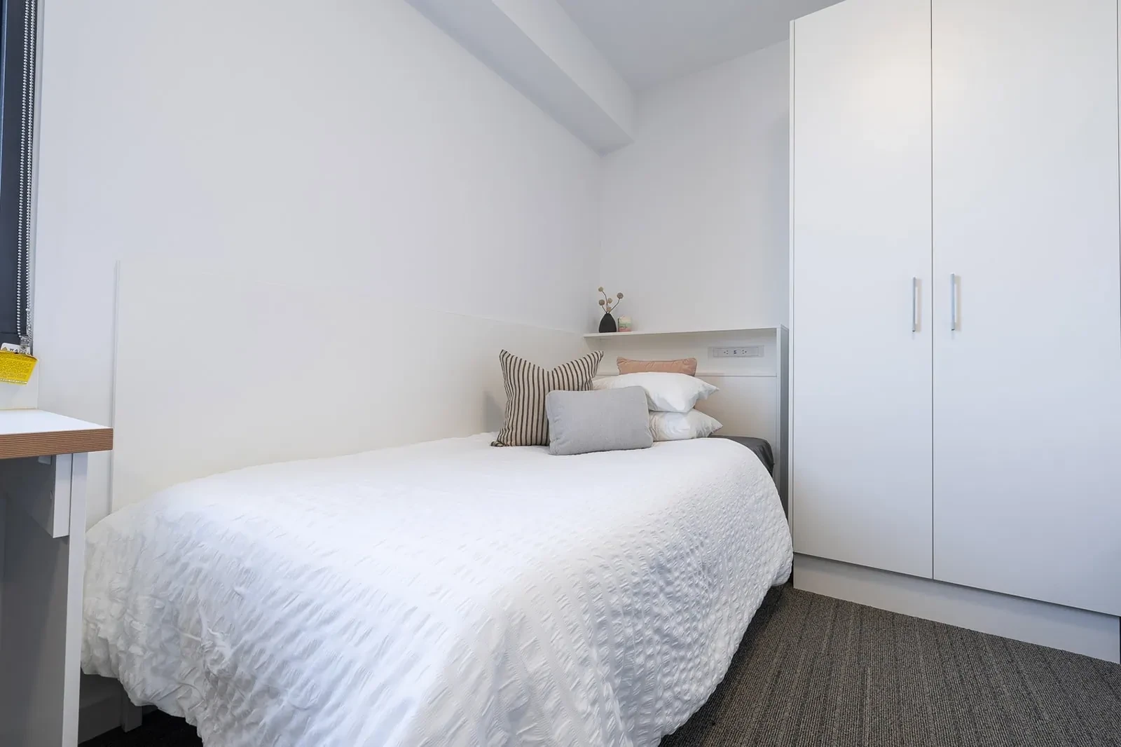 Deluxe Twin Share Studio(High floor Level16-20)