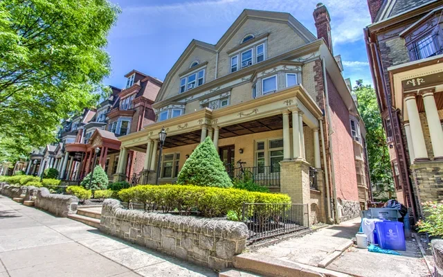 CA - 4048 Spruce Street 2