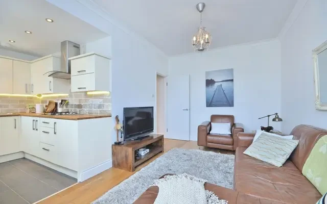 Mornington Court, Mornington Crescent, London, Camden, NW1 7RD 3