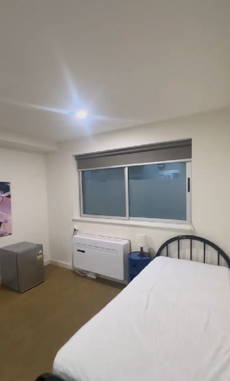 945 Dandenong Road