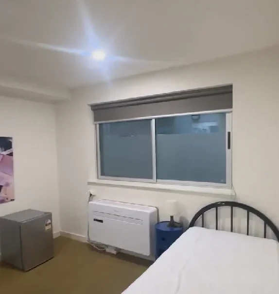 945 Dandenong Road