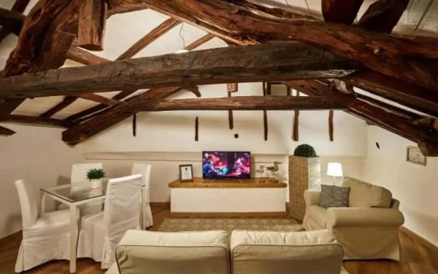 Apartment in Via Toledo, Napoli for 70 m² with 1 bedrooms 2