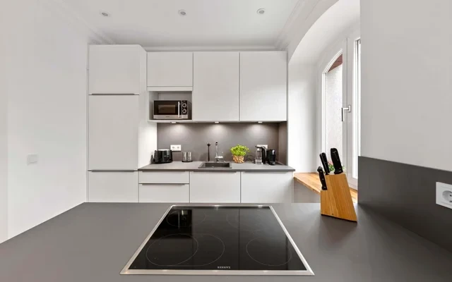 Luxurioese, frisch sanierte, gemutliche 4-Zimmer-Wohnung in einer Grunderzeitvilla (fur Familien geeignet). 3