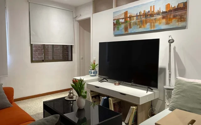 Apartment in Carrer de Rocafort, Barcelona for 70 m² with 1 bedroom 2