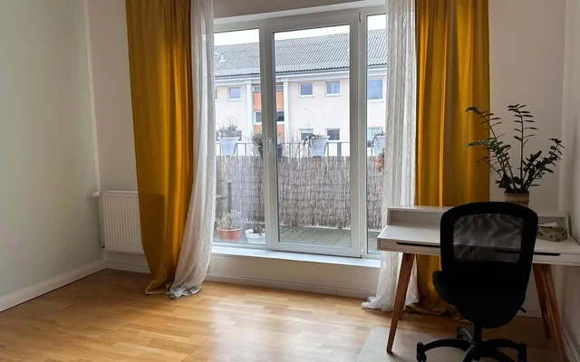 Sublet bright and spacious 2 room apartment 4