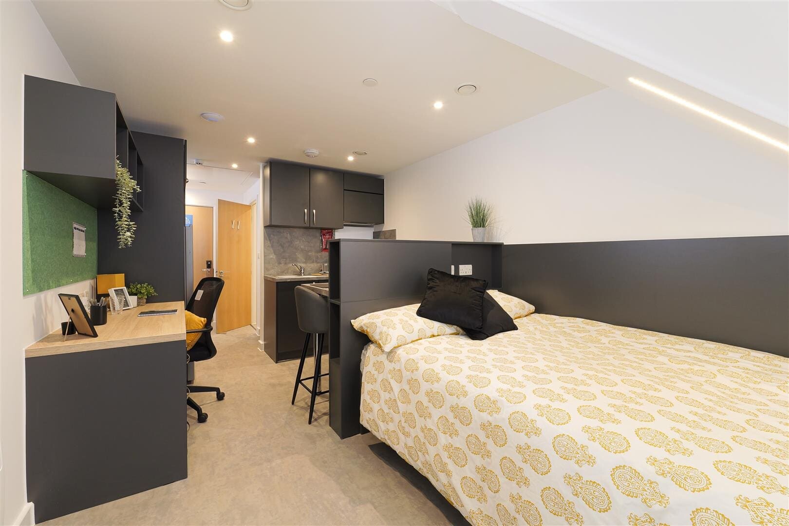 Bedford - Studio Style A12