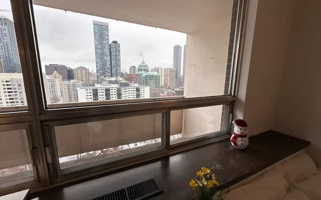 100 Wellesley  St East 4