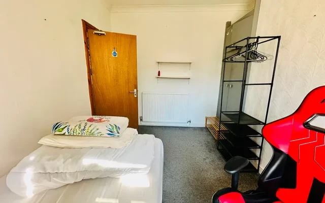 Beach Street, Swansea SA1 2