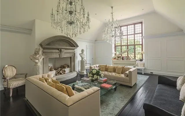 Hurst Village, Berkshire, RG10. RG10 0RB 0