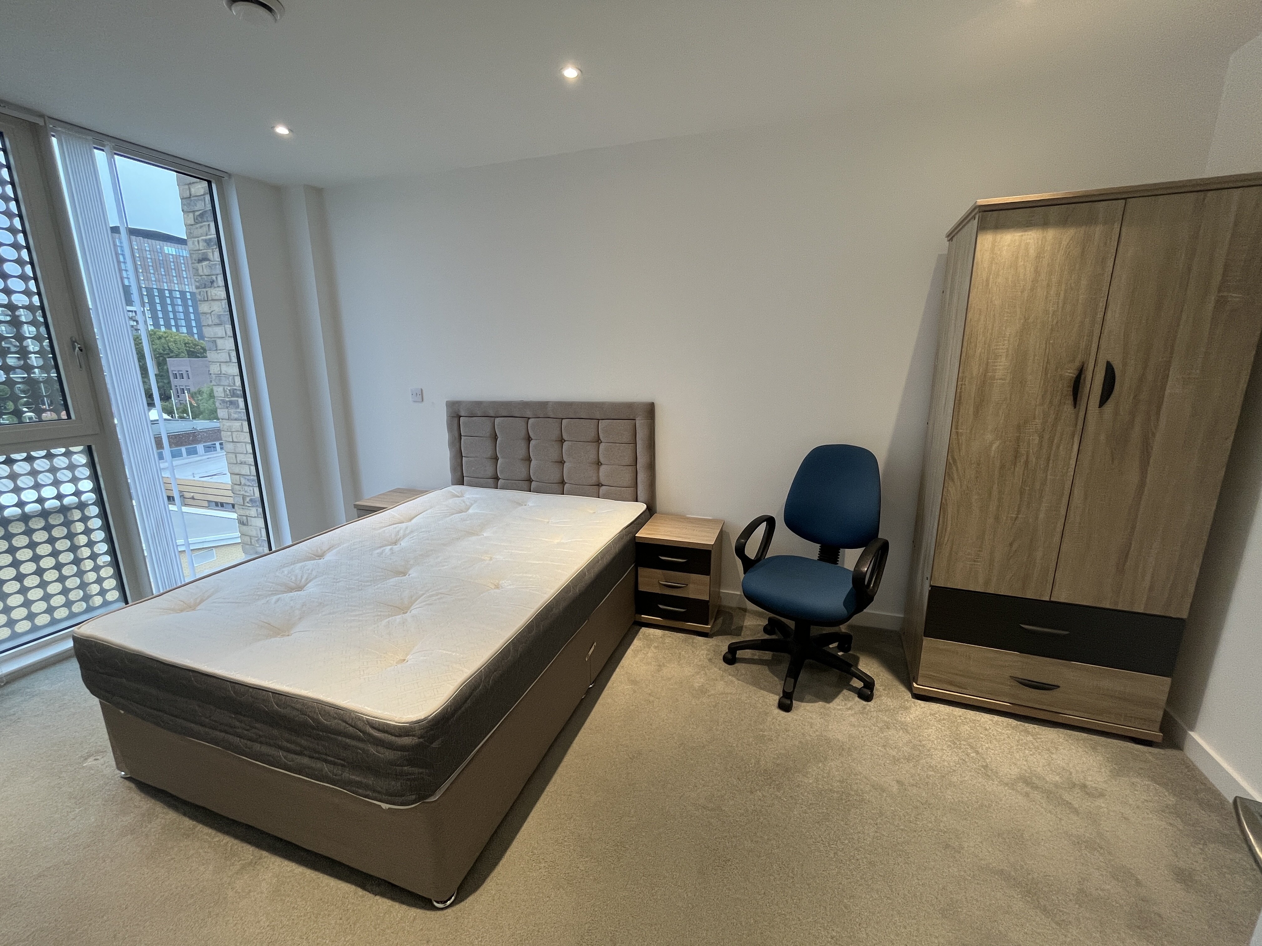 Burlington Square(NEX) 3