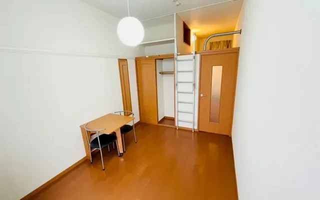 レオパレスリブラ 4