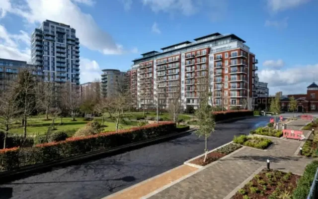 CW-Flat , Fermont House, Beaufort Square, London 1