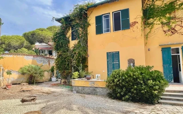 Apartment in Via Cavour, Santa Marinella for 130 m² with 4 bedrooms 0