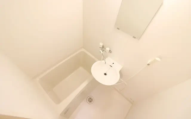 レオパレスヴィクトワール 4