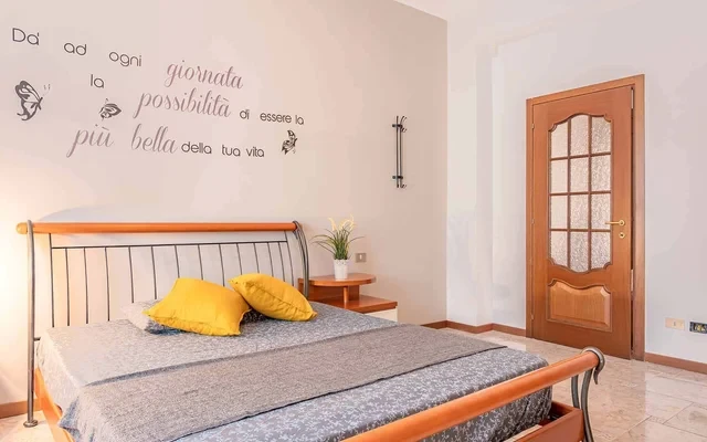 VIA BRONI 19 <br> PRIVATE ROOM S1 1