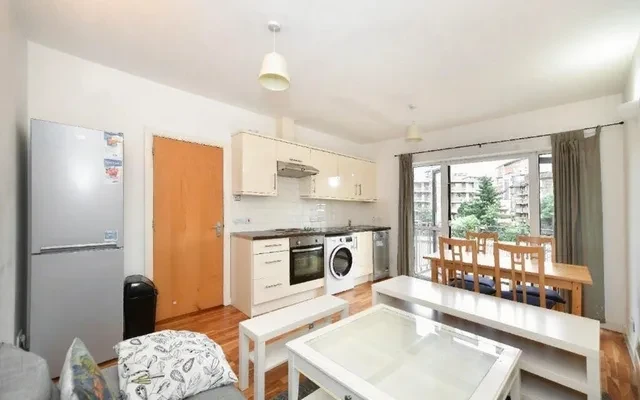 LH-Old Bellgate Place 3