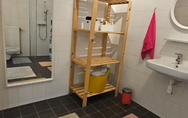 Cozy private room in a 2-bedroom apartment located in front of Kraaiennest Metro Station 4