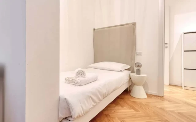 Renovated Flat by Piazza Leonardo da Vinci 2