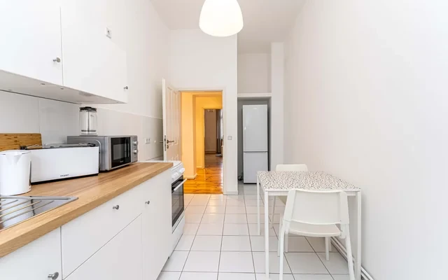 Studio Apartment 4