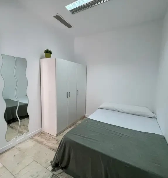 Comfortable single bedroom near Campus Ramón y Cajal US