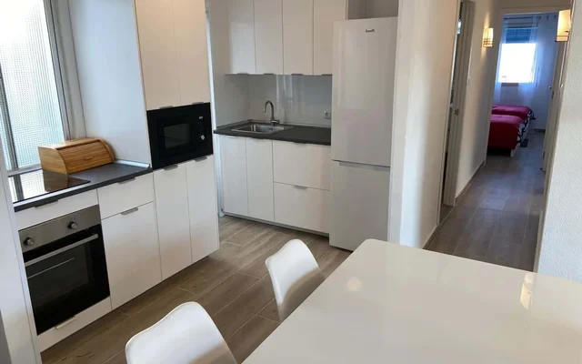 Apartment in Plaza de Miraflores, Malaga for 80 m² with 3 bedrooms 2