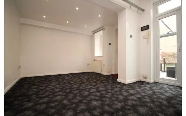 Summer Street, Southville, Bristol, BS3, UK 4