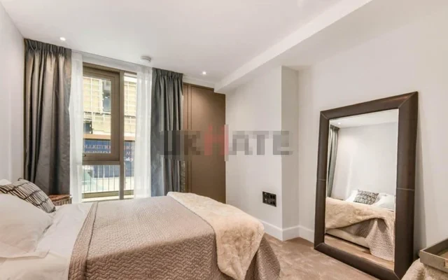 Royal Warwick Square F 3