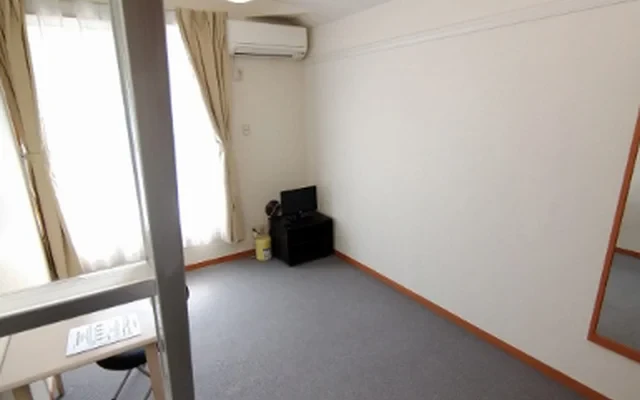 レオパレスソレーユ 206号室 1