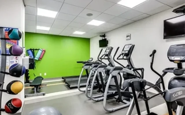 611 Park Avenue Apartments 0