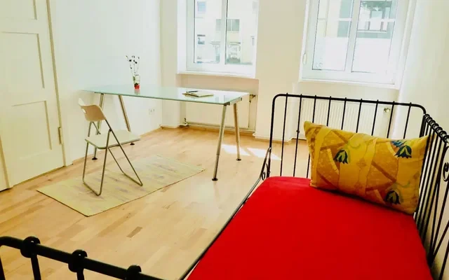 Borussiastraße 2