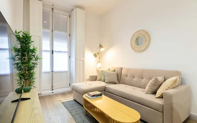 Carrer de Santa Irene Valencia 46002 Spain 1