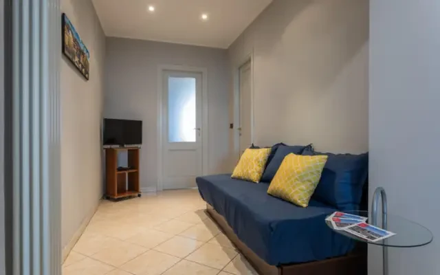 apartment near Via delle Orfane 4