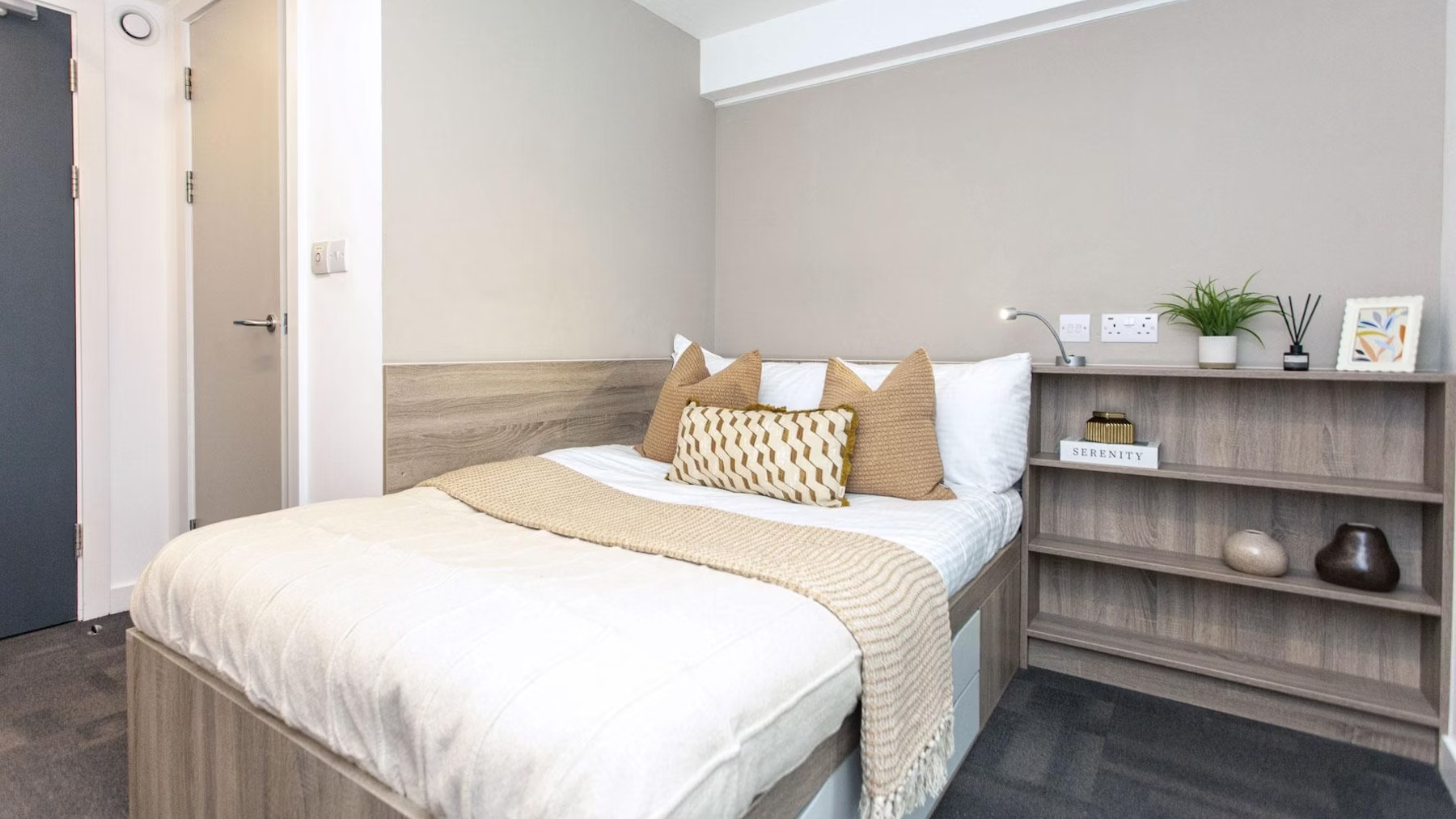 Deluxe Single Ensuite