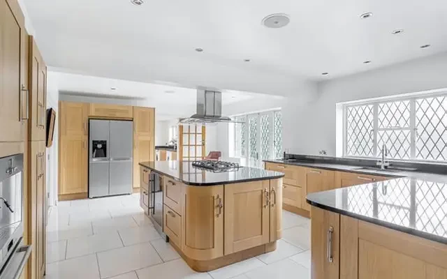 Ashley Road, Walton-On-Thames, KT12 1HG 0