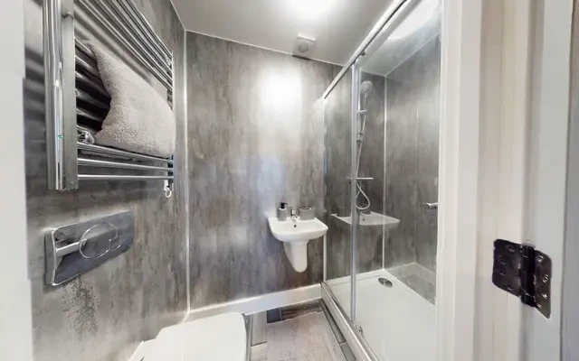 Entire Place·6B···Graduation House 0