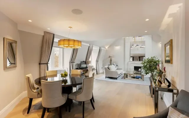 Hans Place, London, SW1X. SW1X 0EU 4