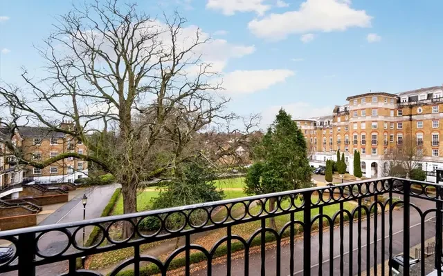 Chapman Square, Wimbledon, London, SW19 5QQ 2