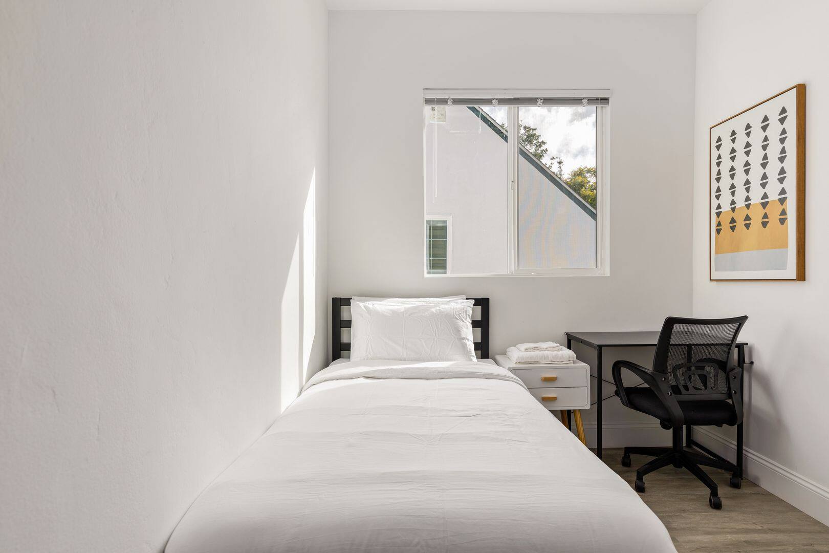 1740 S Kelton Ave 3