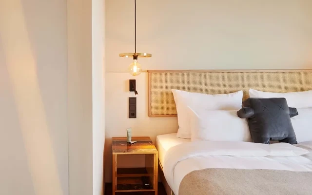 Familyhood- for four people 0