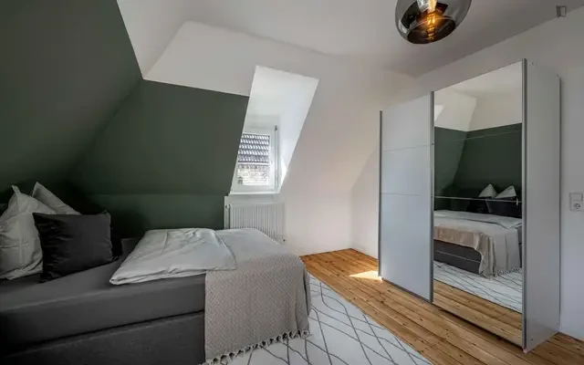 Tidy single bedroom in Feuerbach - Stuttgart student accommodation