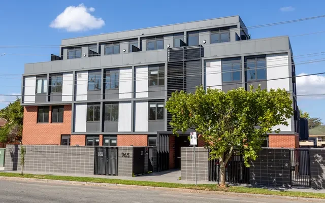 965 Dandenong Road 2