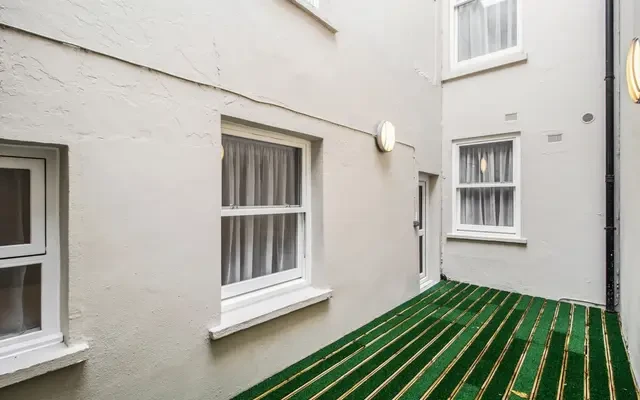 Gloucester Terrace, London, W2 3DH 2