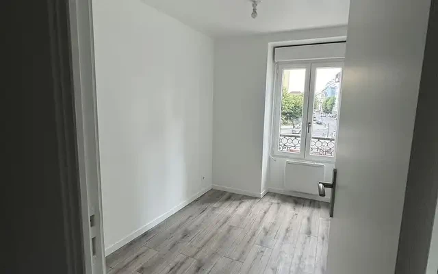 Ivry-sur-Seine 94e·32m²·F1·StudioNo furniture 0