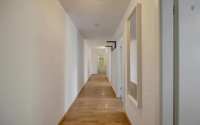 Inviting single bedroom near Wilhelma Theater 4
